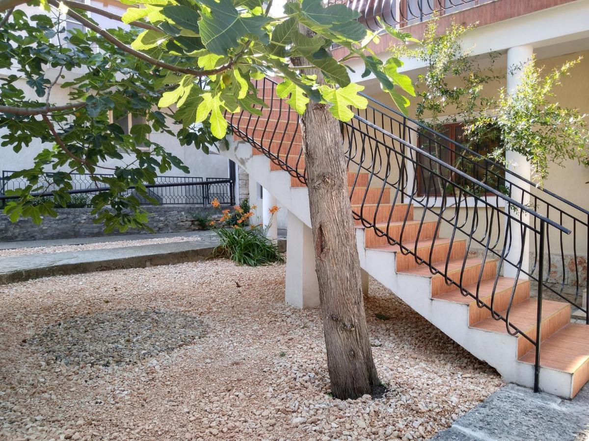 Guest House Yoanna Balchik Ngoại thất bức ảnh