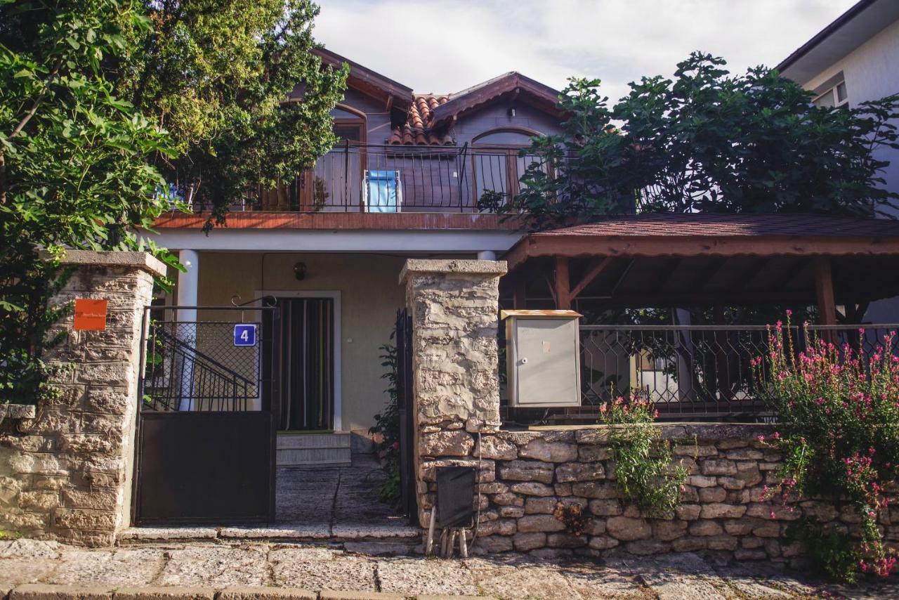 Guest House Yoanna Balchik Ngoại thất bức ảnh
