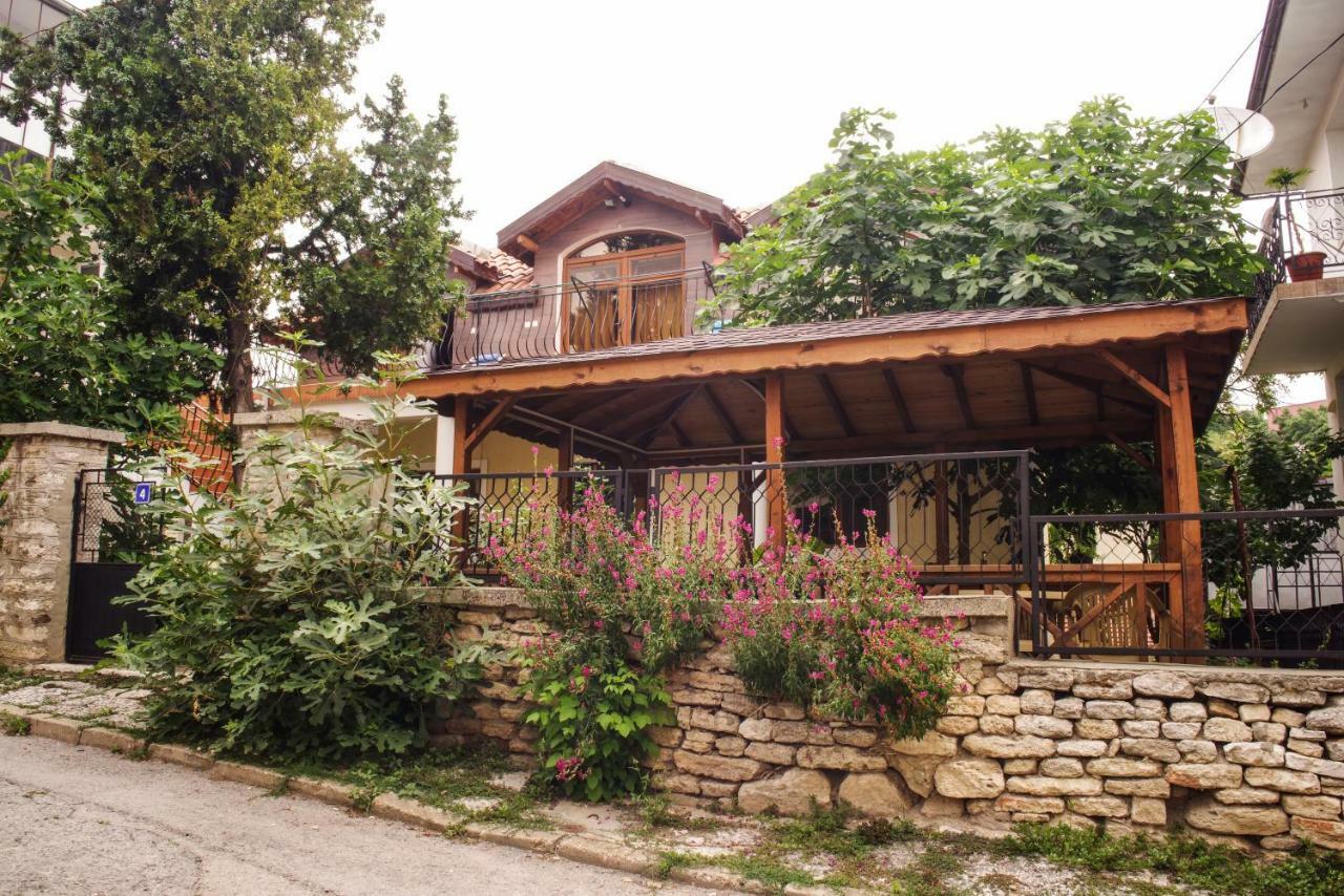 Guest House Yoanna Balchik Ngoại thất bức ảnh