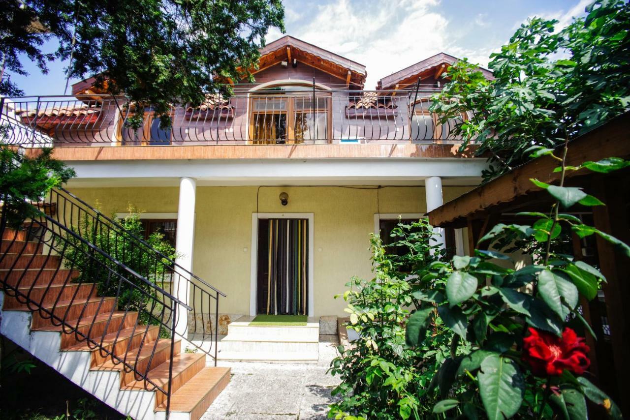 Guest House Yoanna Balchik Ngoại thất bức ảnh